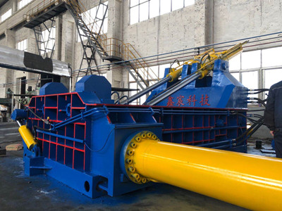 scrap-baler_953827.jpg